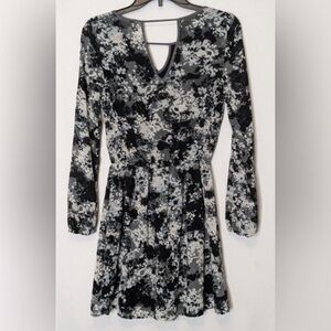 Xhilaration Black and White Floral Long Sleeve Dress